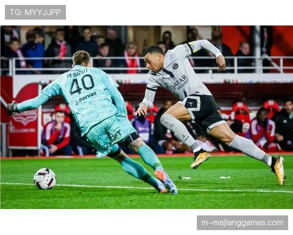 巴黎圣日耳曼客场4-0大胜布雷斯特，哈兰德上演帽子戏法